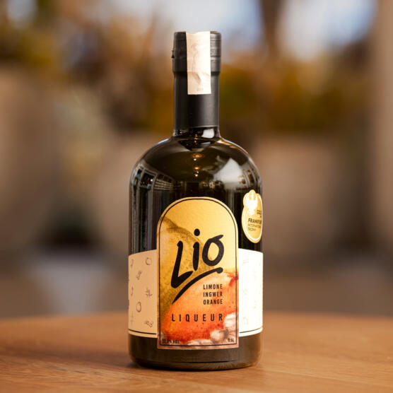 ein Produktbild von: Lio Liqueur 0,5l