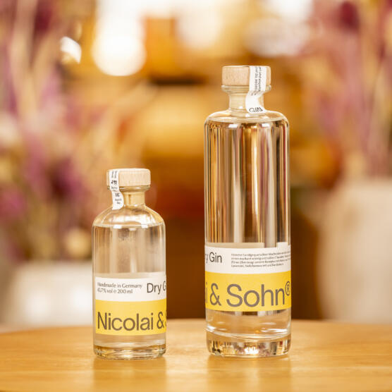 ein Produktbild von: Nicolai & Sohn Gin classic, 200ml, 500ml