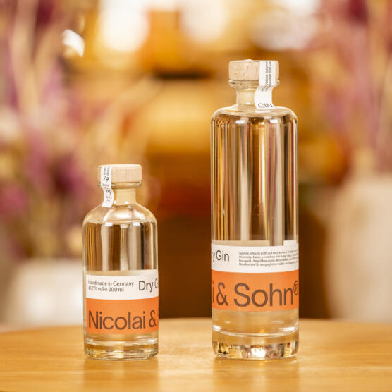 ein Produktbild von: Nicolai & Sohn Barrel Aged Sherry Gin, 200ml, 500 ml