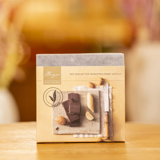 ein Produktbild von: Bio Edelbitter Marzipan-Creme gefüllt, vegan, 100g