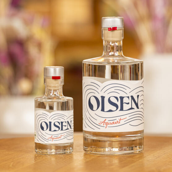 ein Produktbild von: Aquavit – Olsen, 100ml, 500ml